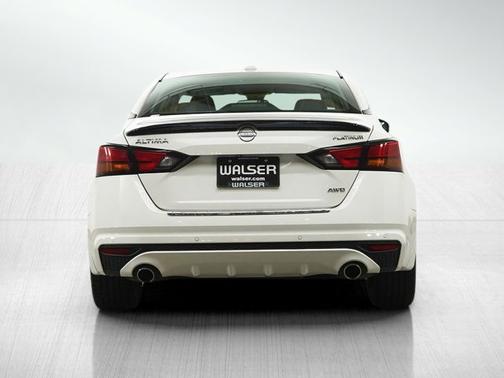 Glacier White 2019 Nissan Altima 2.5 Platinum