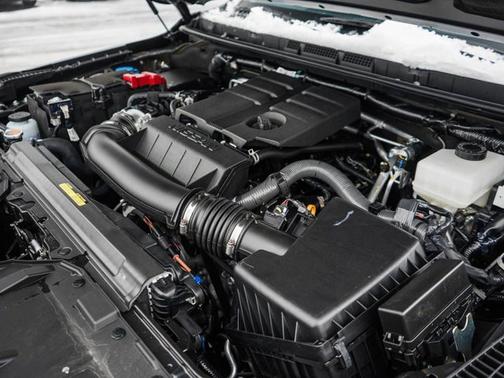 Super Black 2026 Nissan Frontier SV