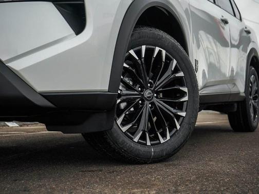 Everest White Pearl Tricoat 2026 Nissan Rogue Dark Armor