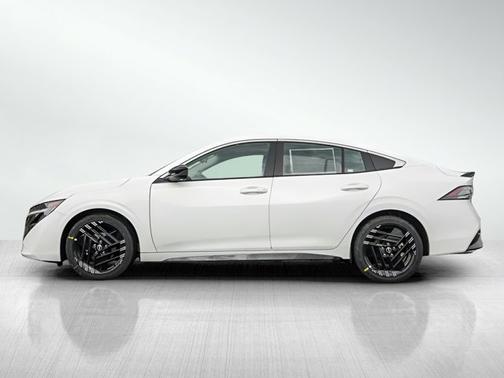 Aspen White Tricoat 2026 Nissan Sentra SR