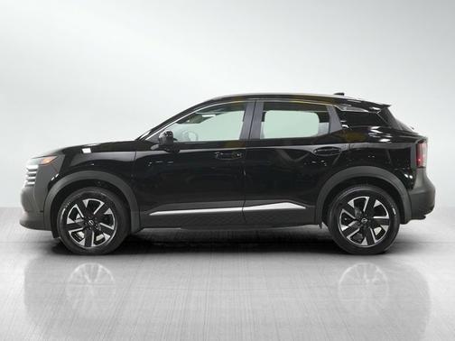 Super Black 2025 Nissan Kicks SV