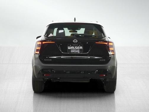 Super Black 2025 Nissan Kicks SV