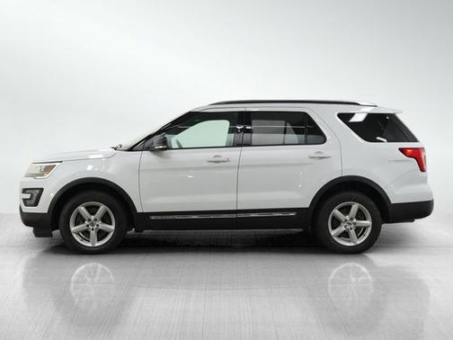 Oxford White 2016 Ford Explorer XLT