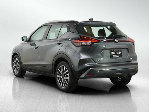 Gun Metallic 2022 Nissan Kicks SV