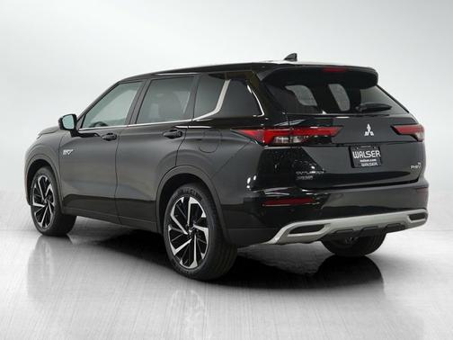 2023 Mitsubishi Outlander PHEV SE