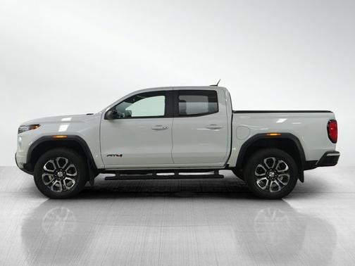 2023 GMC Canyon 4WD AT4