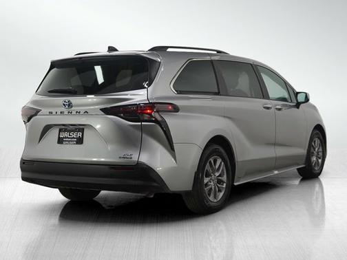 2024 Toyota Sienna XLE