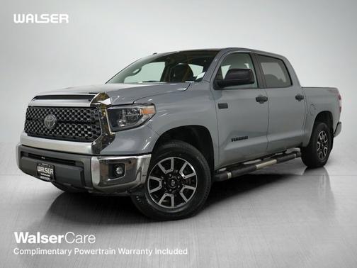 Gray 2018 Toyota Tundra SR5