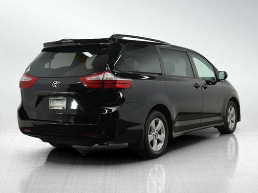2019 Toyota Sienna L