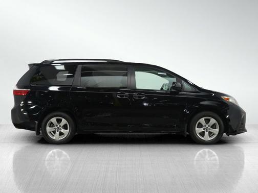 2019 Toyota Sienna L