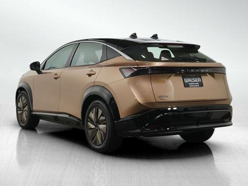 Sunrise Copper Pearl/Black Diamond Pearl 2023 Nissan ARIYA PREMIERE