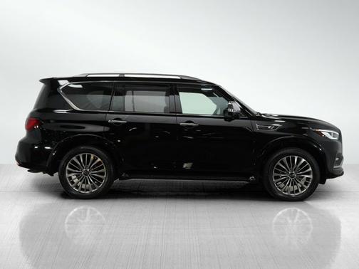 2021 INFINITI QX80 LUXE