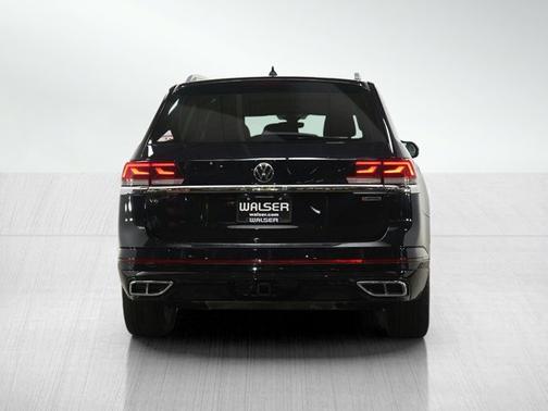 Black 2022 Volkswagen Atlas 3.6L V6 SEL Premium R-Line