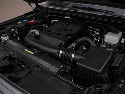 2025 Nissan Frontier SL