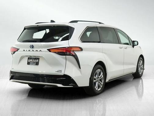 2022 Toyota Sienna XSE