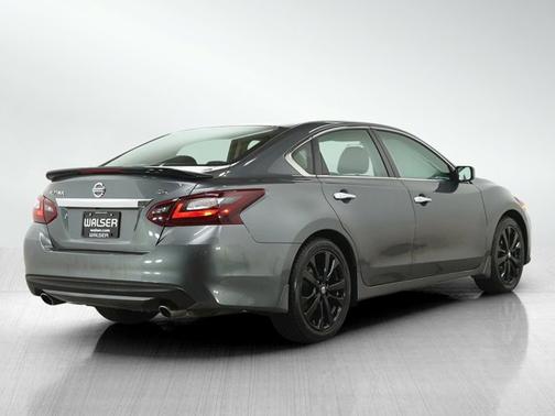 Gun Metallic 2017 Nissan Altima 2.5 SR