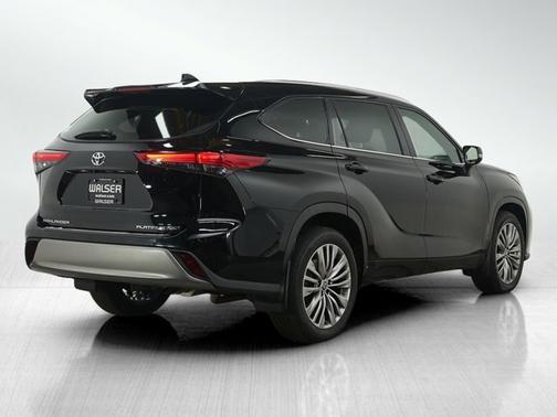 2022 Toyota Highlander Platinum