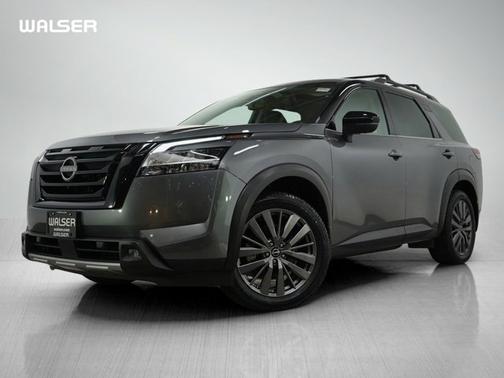 2022 Nissan Pathfinder SL