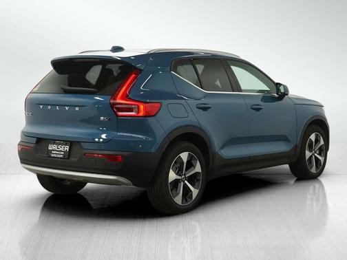 Fjord Blue Metallic 2025 Volvo XC40 Plus Bright Theme