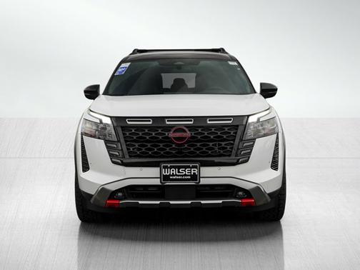 Everest White Pearl/Black 2026 Nissan Pathfinder Rock Creek