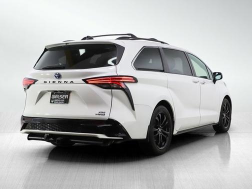 2022 Toyota Sienna XSE
