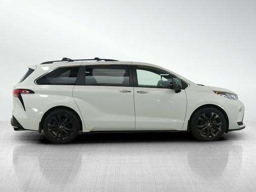2022 Toyota Sienna XSE