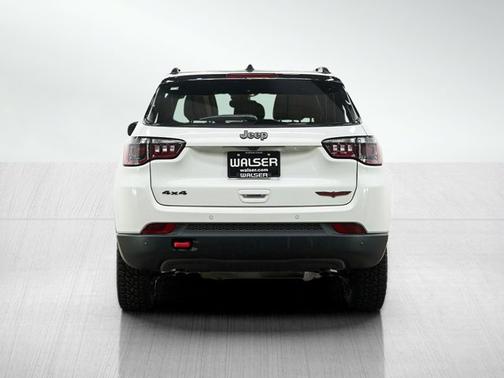 Bright White Clearcoat 2025 Jeep Compass Trailhawk