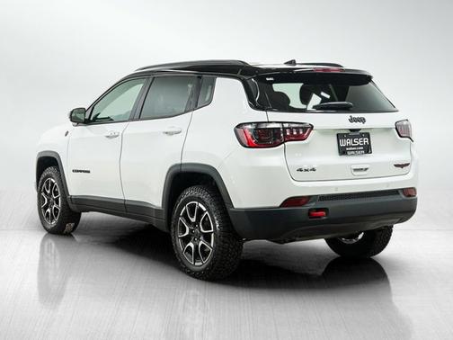 Bright White Clearcoat 2025 Jeep Compass Trailhawk