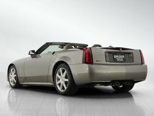 2005 Cadillac XLR Base