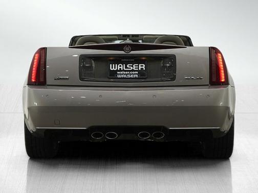 2005 Cadillac XLR Base