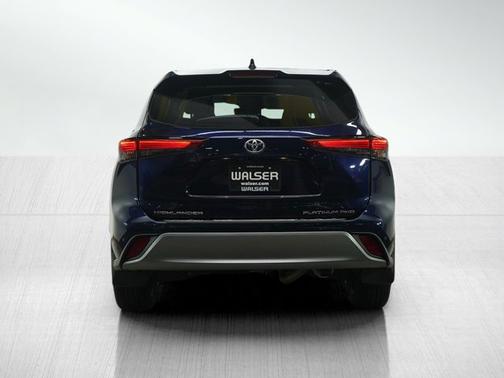 2023 Toyota Highlander Platinum