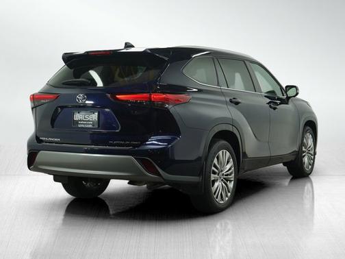 2023 Toyota Highlander Platinum