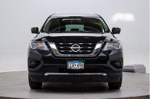 Photo 2 of 33 of 2019 Nissan Pathfinder Platinum