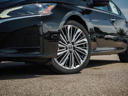 2025 Nissan Altima SL