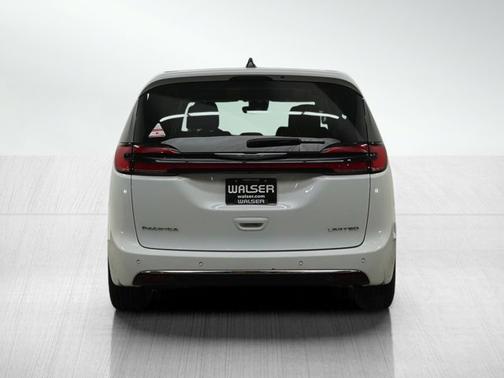 Bright White Clearcoat 2024 Chrysler Pacifica Limited