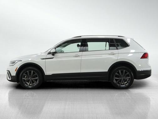 Pure White 2022 Volkswagen Tiguan SE