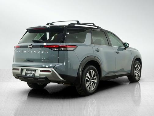Solid Gray/Super Black 2022 Nissan Pathfinder SL