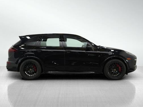 2016 Porsche Cayenne GTS