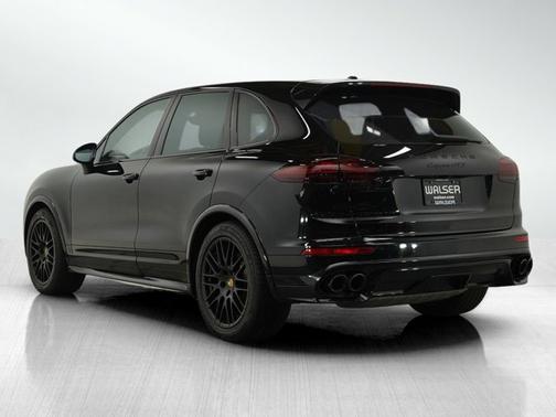 2016 Porsche Cayenne GTS