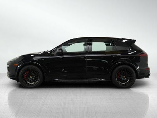 2016 Porsche Cayenne GTS