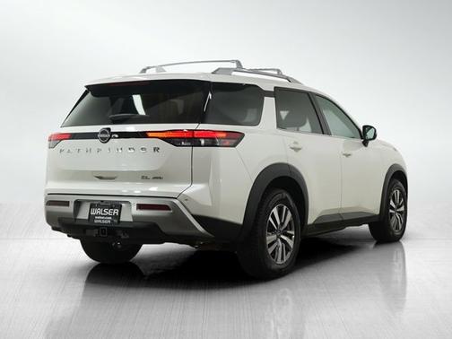 Pearl White Tricoat 2022 Nissan Pathfinder SL