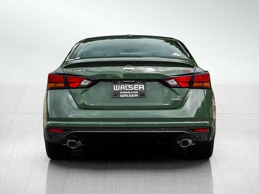 Tactical Grn/Super Black 2026 Nissan Altima SR