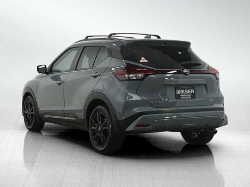 2022 Nissan Kicks SR