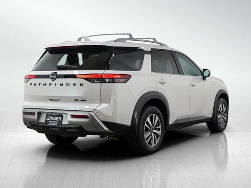 Pearl White Tricoat 2022 Nissan Pathfinder SL