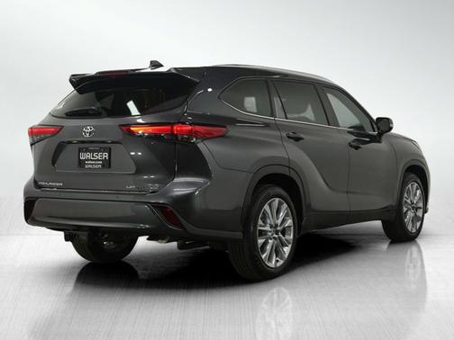 Magnetic Gray Metallic 2021 Toyota Highlander Limited