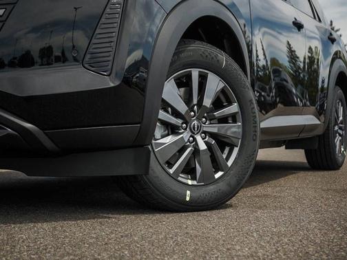Super Black 2026 Nissan Pathfinder SV
