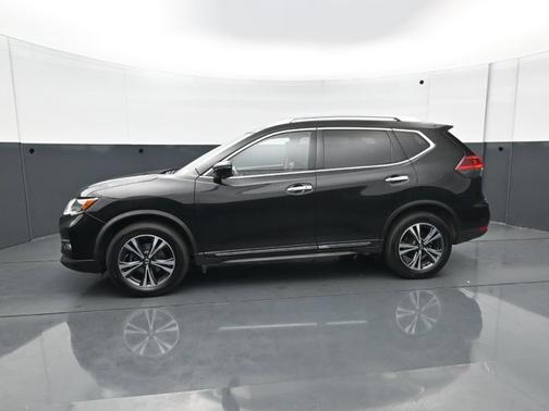 Magnetic Black 2018 Nissan Rogue SL