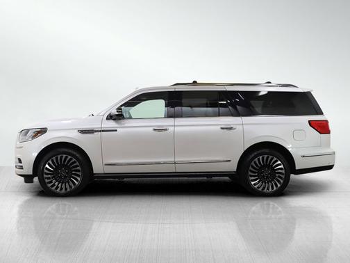 White Platinum Clearcoat Metallic 2019 Lincoln Navigator L Black Label
