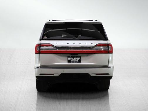 White Platinum Clearcoat Metallic 2019 Lincoln Navigator L Black Label