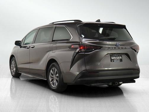 2024 Toyota Sienna XLE